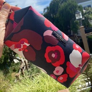 Kate Spade Laurel Way Medium Davie Cosmetic Bag